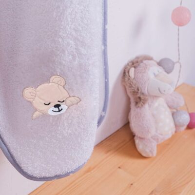 DIMcol ΚΑΠΑ ΒΡΕΦ Cotton 100% 75X85 SLEEPING BEARS CUB 10 ΛΕΥΚΟ/ΓΚΡΙ - Image 3