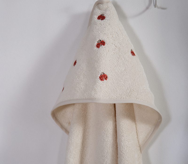 NEF-NEF ΒΡΕΦΙΚΗ ΚΑΠΑ LADY BUG 75X75 NEF-NEF HOMEWARE, 100% ΒΑΜΒΑΚΙ - Image 3