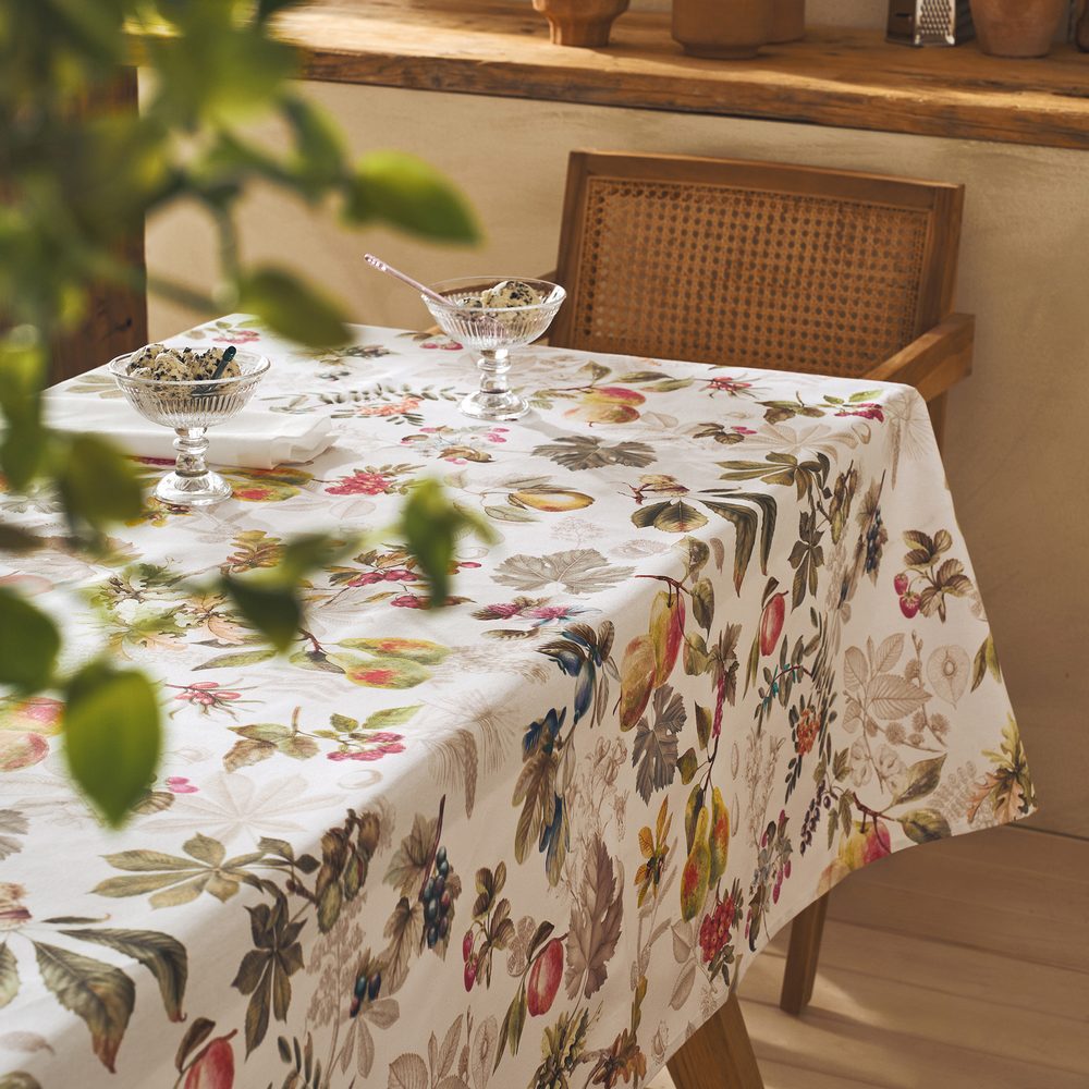 Τραπεζομάντηλο 135x135cm GOFIS HOME April 346