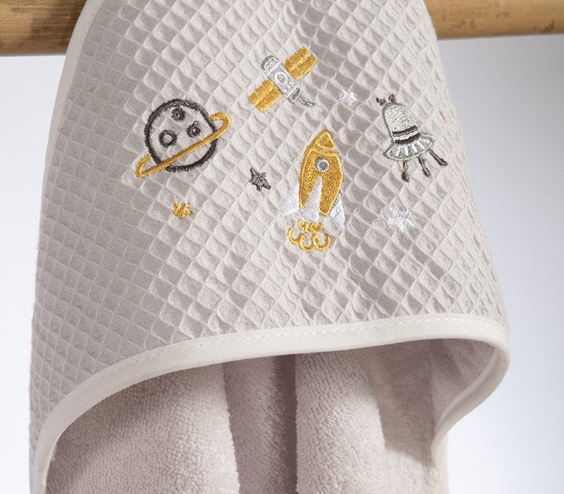 ΒΡΕΦΙΚΗ ΚΑΠΑ MY UNIVERSE 75X75 NEF-NEF HOMEWARE, 100% ΒΑΜΒΑΚΙ - Image 2