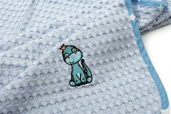 DIMcol Κουβέρτα Πικέ Με Κέντημα bebe Dinosaur 179 80X110 Sky Blue 100% Cotton - Image 2