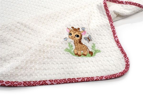 DIMcol Κουβέρτα Πικέ Με Κέντημα bebe Giraffe 172 100X160 White-Pink 100% Cotton - Image 2