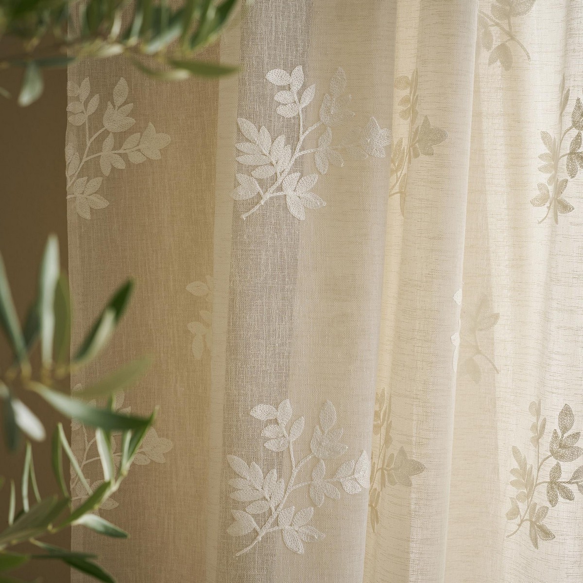 Κουρτίνα με τρουκς 140x280cm GOFIS HOME Leaf Beige AW24 532/06 - Image 2