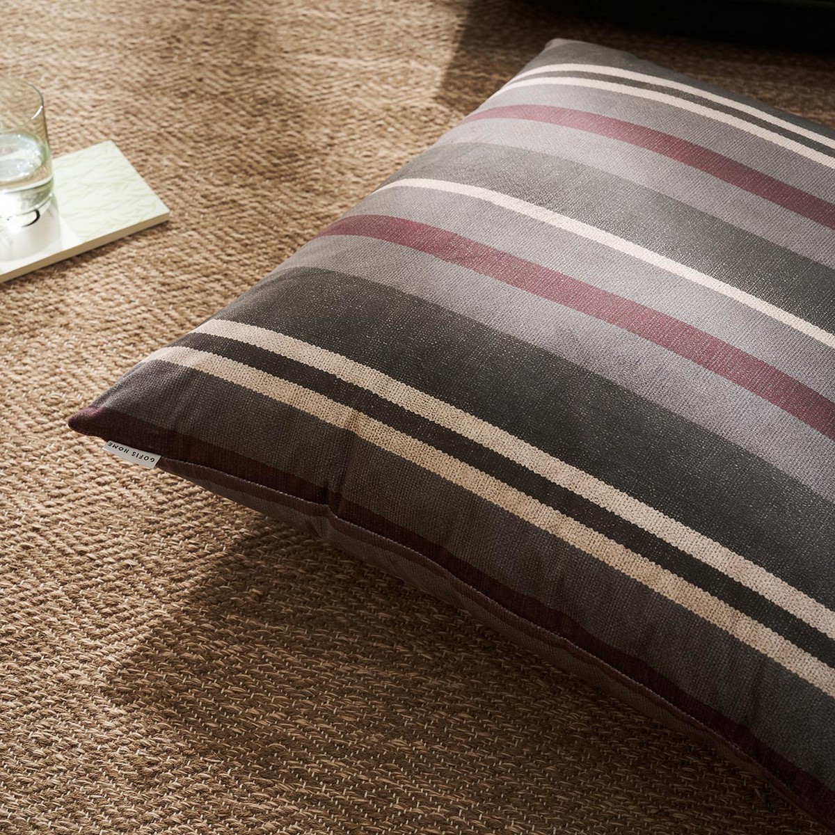 Μαξιλαροθήκη 65x65cm GOFIS HOME Neoma stripe 158