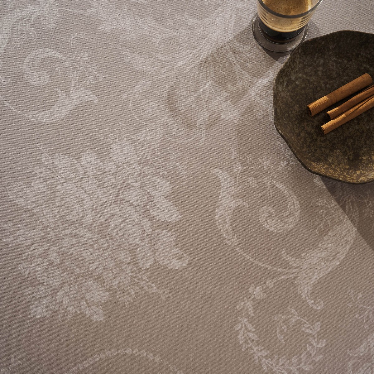 Τραπεζομάντηλο 135x135cm GOFIS HOME Whitney 531